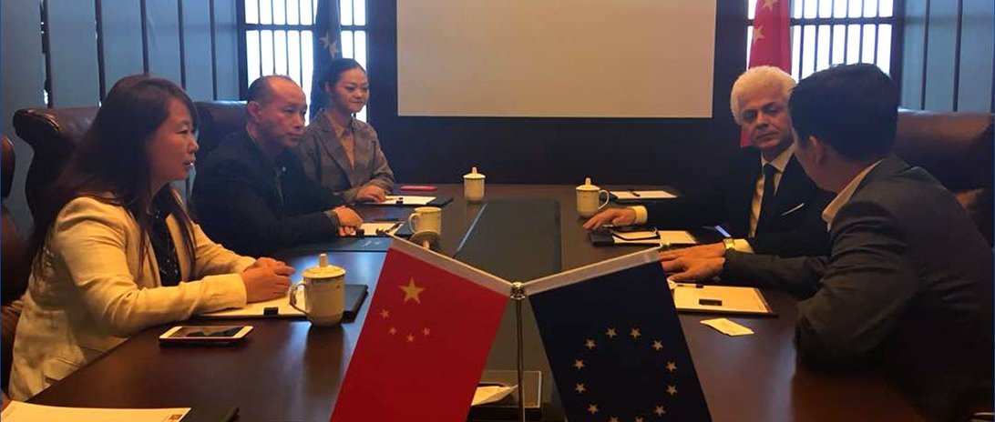 Cross-border business handshake